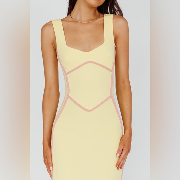 Beautiful yellow maxi dress (lemon/pink trim) - Picture 1 of 3